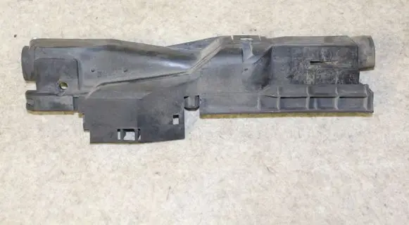 BMW X3 E83 Radiator mount bracket 7530252
