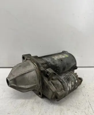 Mercedes-Benz C W203 Starter motor 0051511301 D7R43 0174GE