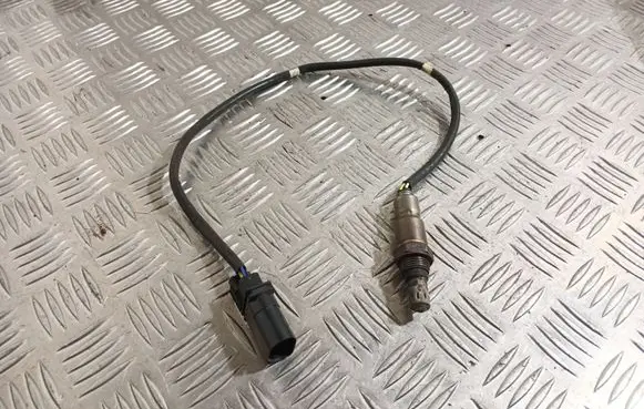 Volkswagen PASSAT B8 Lambda probe sensor 04L906262A