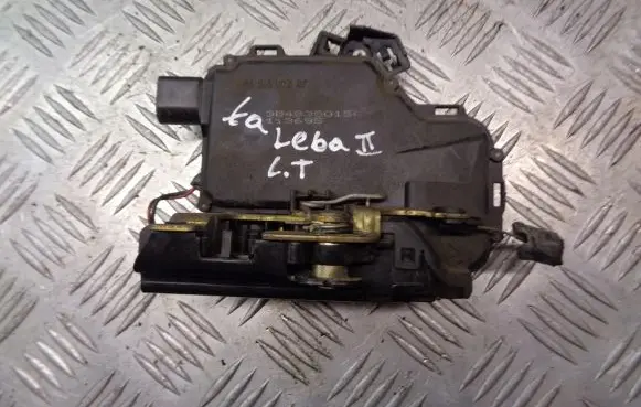 Seat Toledo II (1M) Rear door lock