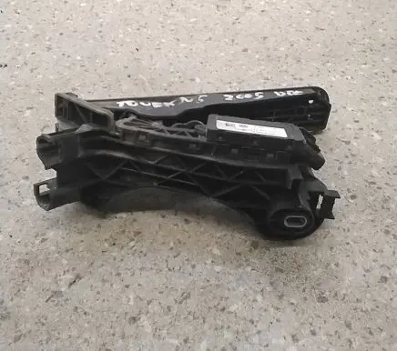 Volkswagen Touran I Accelerator throttle pedal 1T1721503H 6PV00868900