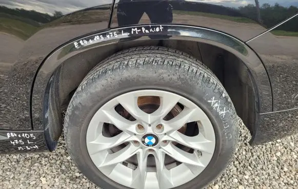 BMW X1 E84 Front arch trim