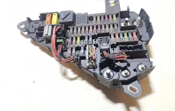 BMW 5 E60 E61 Fuse box set 6906603 518811013