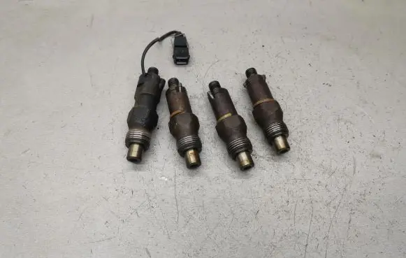 Mitsubishi Carisma Fuel injectors set LDC009R01 LCR6735401D
