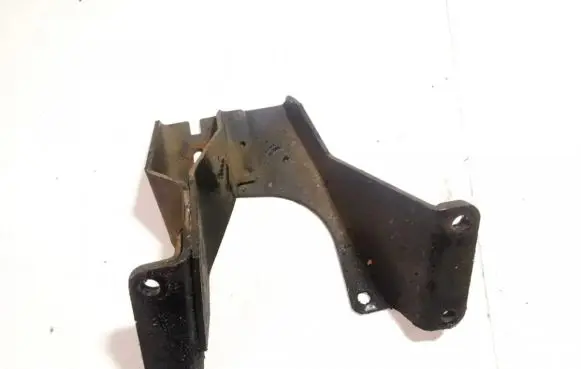 Opel Omega B1 Engine mounting bracket