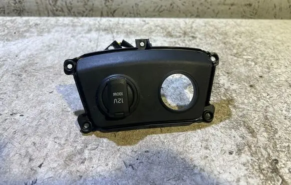 KIA Sportage 12 V Socket (rear) 84638F1201