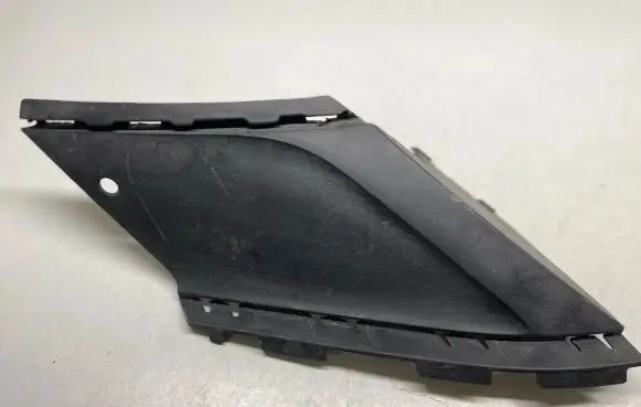 Volkswagen Touareg II Front bumper lower grill 7P6807819 7P6807819A