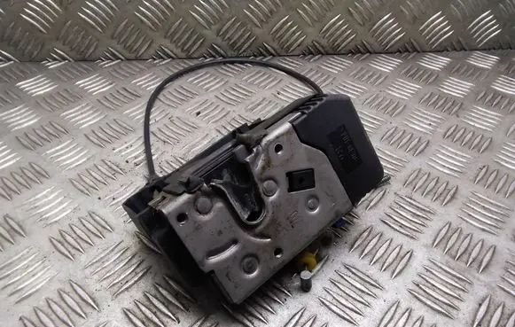 Renault Trafic II (X83) Front door lock 8200008261 91166229