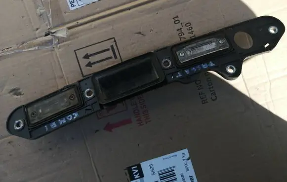 Volkswagen PASSAT B6 Trunk door license plate light bar