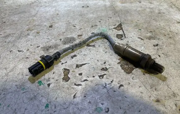 BMW 5 E60 E61 Lambda probe sensor 0258005309 7513962