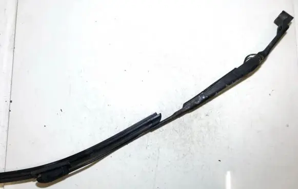Hyundai Elantra Front wiper blade arm