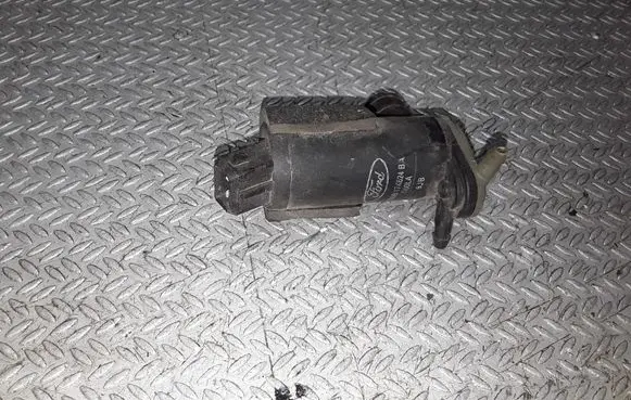 Ford Focus Windscreen/windshield washer pump 93BB17K624BA