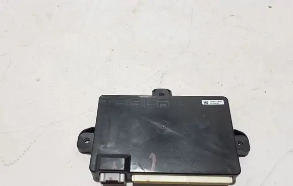 Tesla Model X Door control unit/module 104549010F