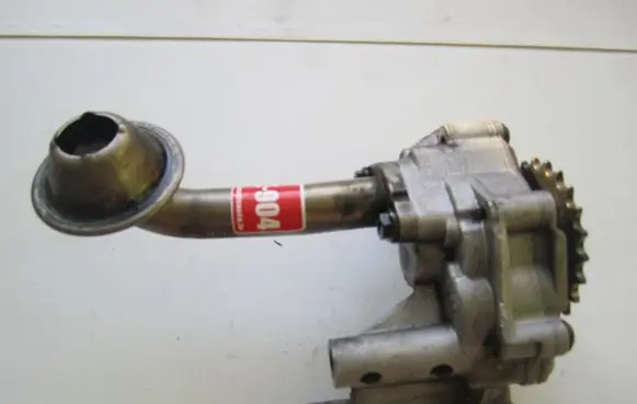 Volkswagen Touran I Oil pump 038115121A