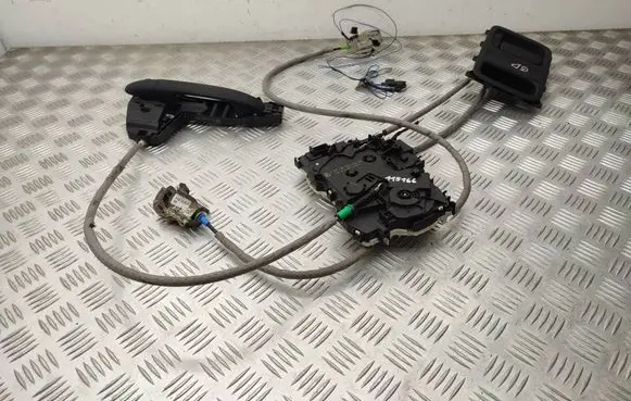 Mercedes-Benz Vito Viano W447 Loading door lock A4477407400 A6397400535 A4477600934
