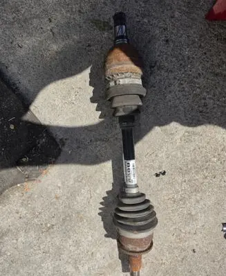 Opel Astra J Front driveshaft 13396741