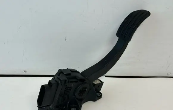 Volvo V70 Accelerator throttle pedal C95YE01