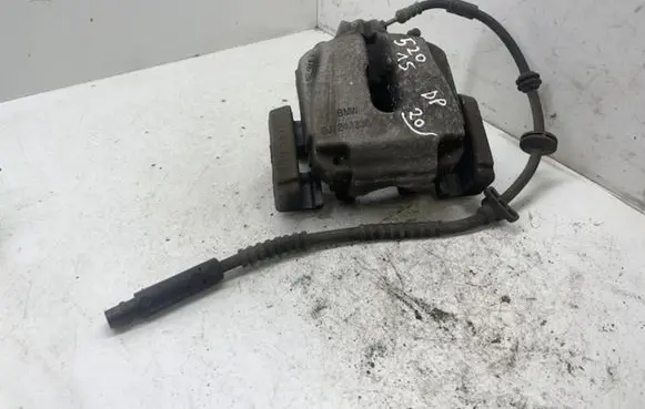 BMW 5 F10 F11 Front brake caliper 6024330