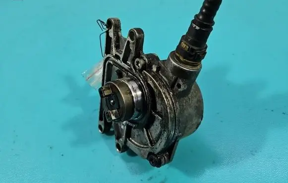 Opel Zafira A Vacuum pump 24406132 IMPRK1523516