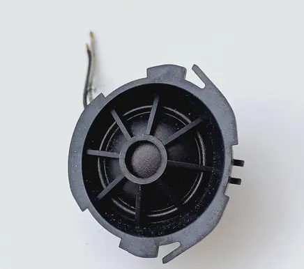 Front door high frequency speaker