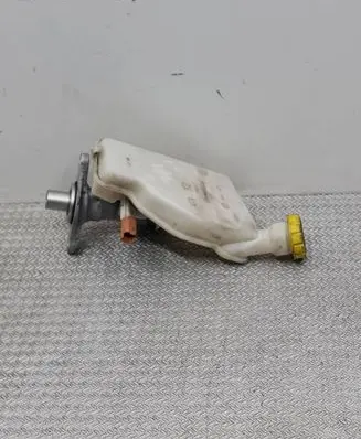 Peugeot 208 Master brake cylinder 32069745