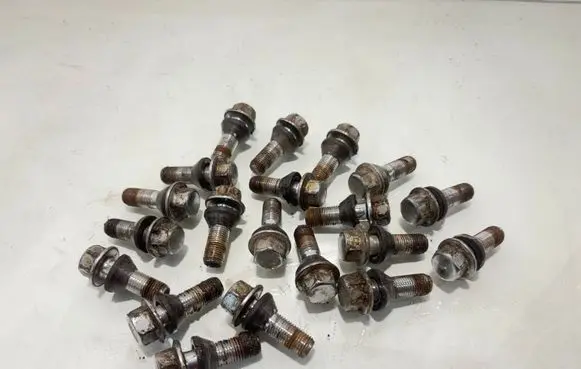 Volvo V70 Nuts/bolts