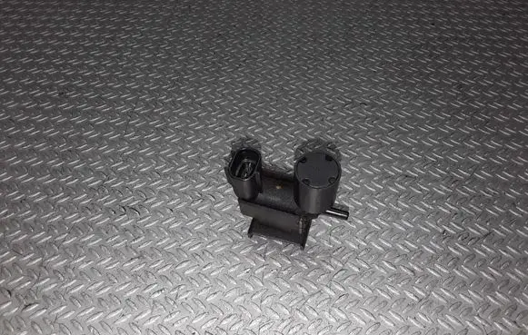 Toyota Corolla Verso E121 Vacuum valve 