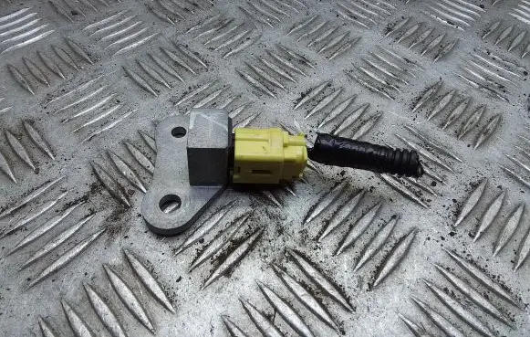 Nissan X-Trail T31 Airbag deployment crash/impact sensor
