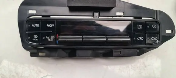 Toyota Auris E180 Climate control unit 5590002060 3860379A