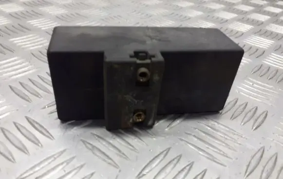Volkswagen Polo IV 9N3 Coolant fan relay 1J0919506