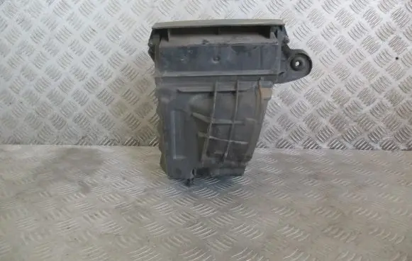 Renault Scenic III - Grand scenic III Air filter box 8200947663