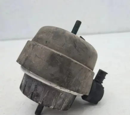 Audi A6 S6 C6 4F Engine mount bracket 4F0199379H 040425224414