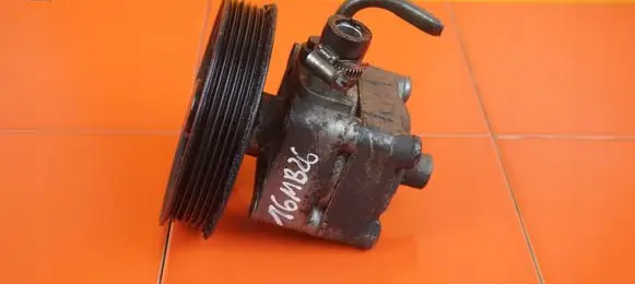 Volvo XC90 Power steering pump 30760531 D5244T4