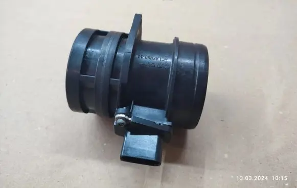 Audi A3 S3 8P Mass air flow meter 06J906461