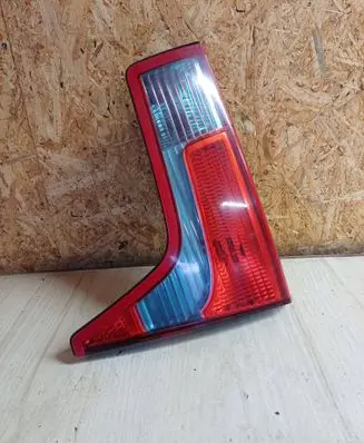 Tailgate rear/tail lights