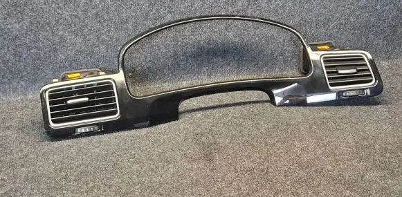 Volkswagen Touareg II Dashboard trim 7P1857189B