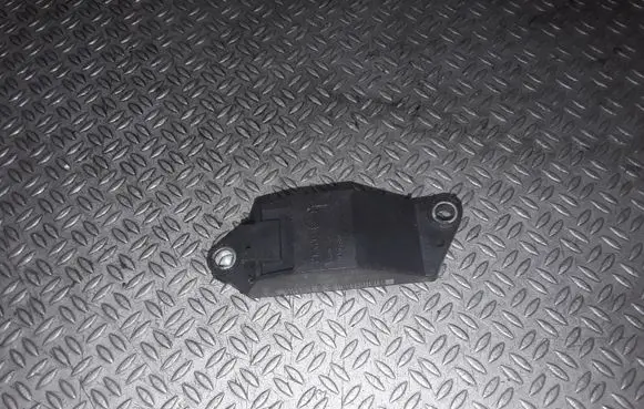 Mercedes-Benz E W211 Airbag deployment crash/impact sensor 0018209326
