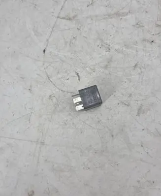Audi Q7 4L Other relay 8D0951253A