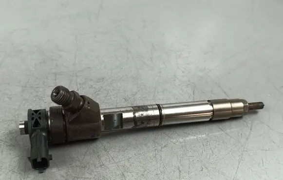 KIA Sorento Fuel injector 0445110584