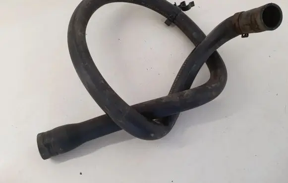 Mercedes-Benz Vito Viano W639 Engine coolant pipe/hose A6395016382