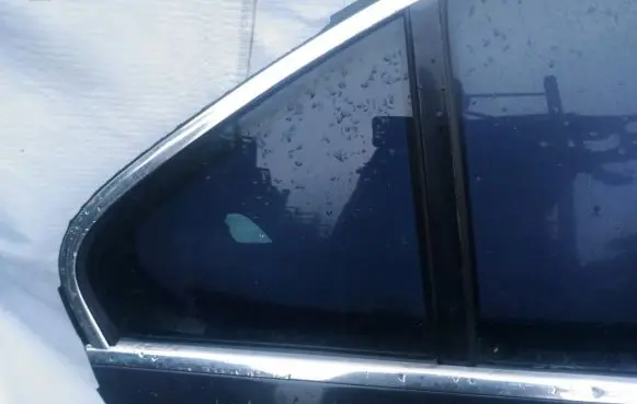 Peugeot 607 Rear vent window glass 