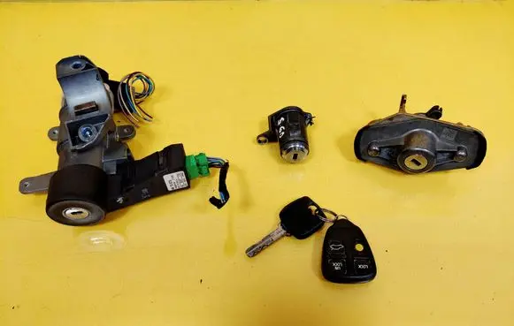 Volvo S60 Ignition lock 8673073 8645228 73760