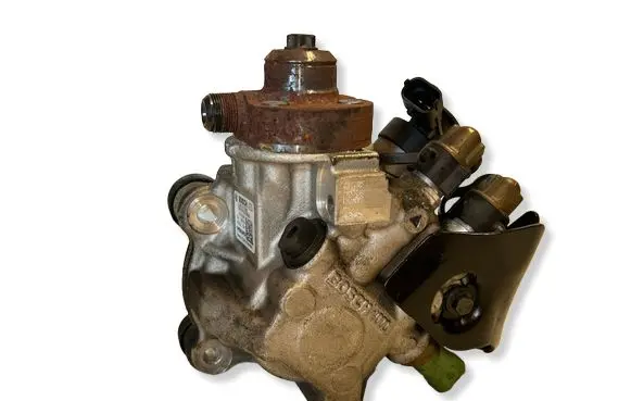 Volvo V40 Fuel injection high pressure pump 31372081