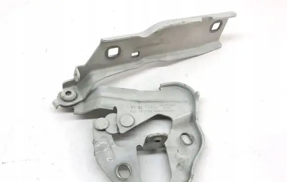 Audi Q8 Tailgate/trunk/boot hinge 4M8823301B