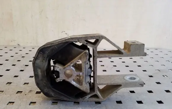 Ford Focus Engine mount bracket AV616P082AB