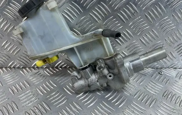 Master brake cylinder