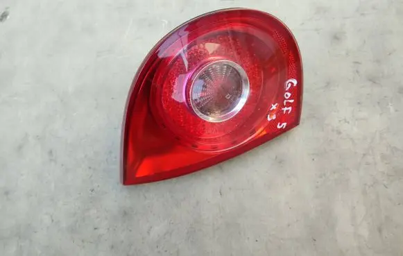 Volkswagen Golf V Tailgate rear/tail lights 1K6945093E 028500102