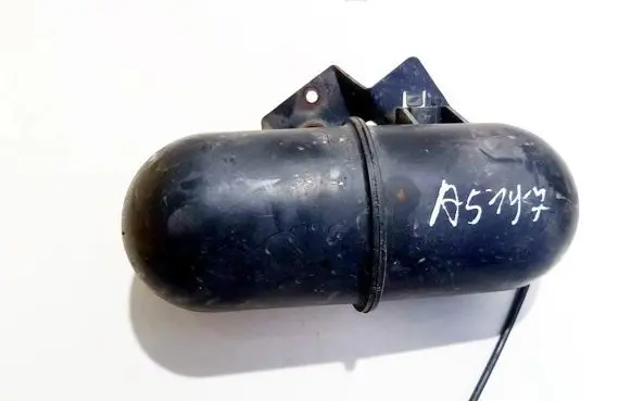 Vacuum air tank