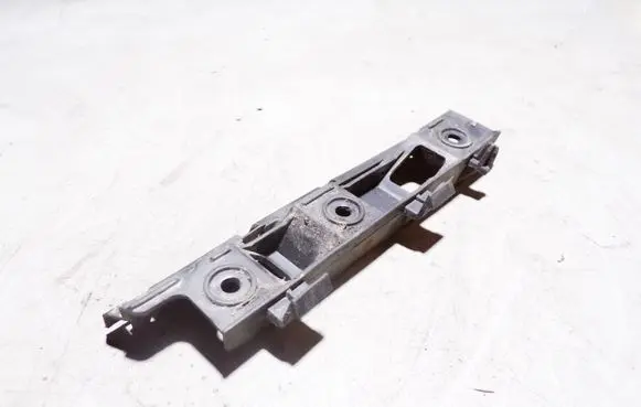 Volkswagen PASSAT B6 Front bumper mounting bracket 3C0807183
