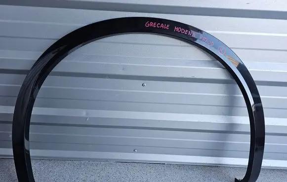 Maserati Grecale Front arch trim 670167225